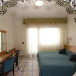 מלון Vello D'oro 3*