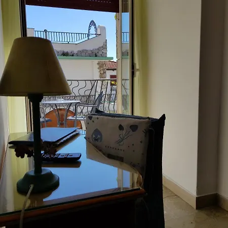 Vello D'oro 3* تاورمينا
